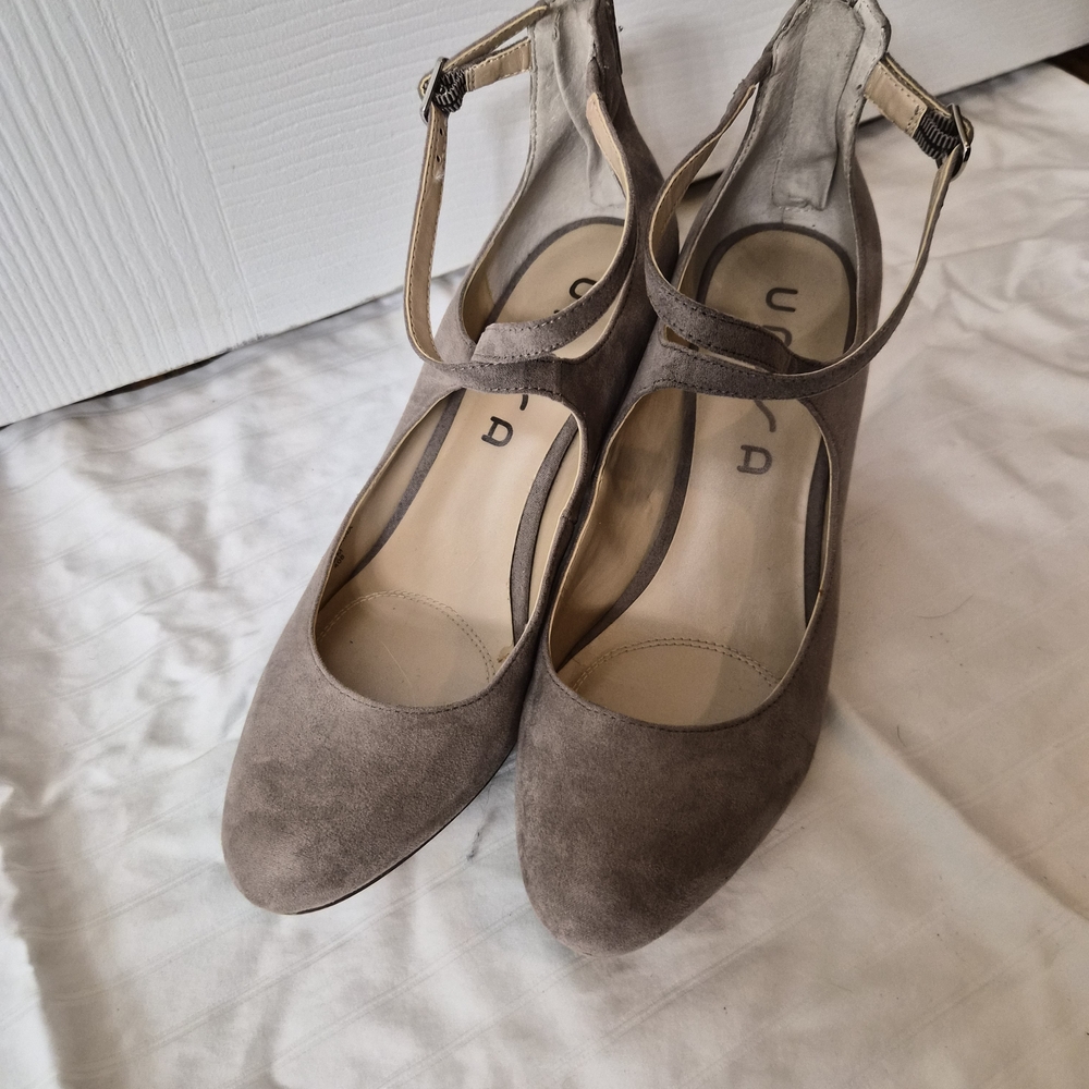 Unisa Taupe Women's Heels